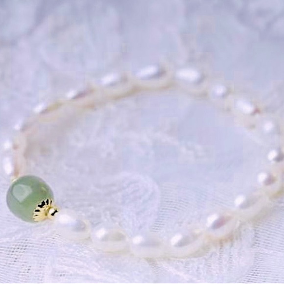 Genuine Beaded Baroque Pearls & Genuine Jade Bracelet NIB - Picture 3 of 7